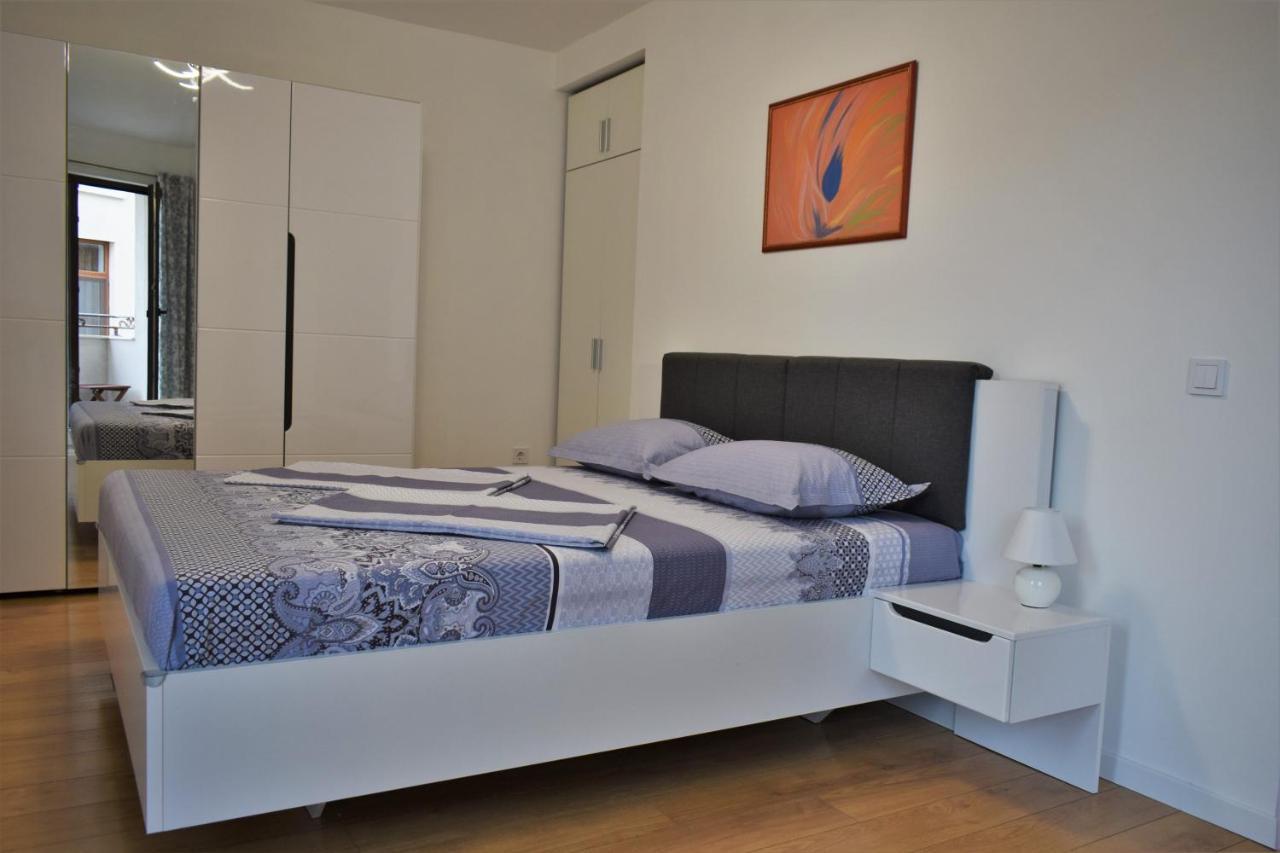 Top Center Apartment Gramophone With Private Parking Burgas City Exteriér fotografie