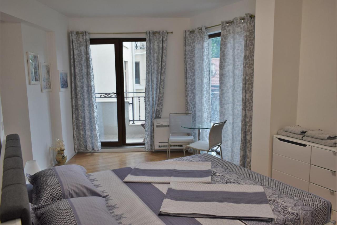 Top Center Apartment Gramophone With Private Parking Burgas City Exteriér fotografie