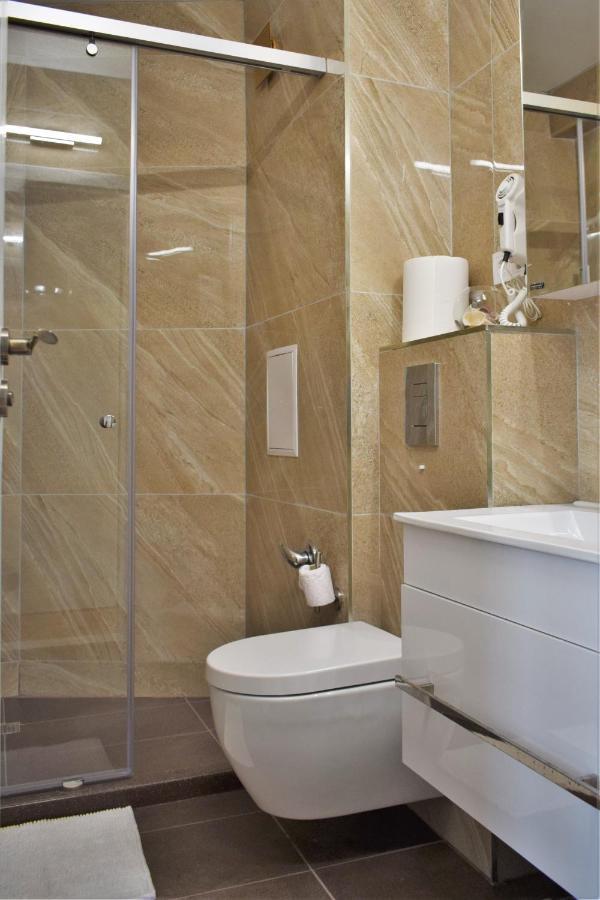 Top Center Apartment Gramophone With Private Parking Burgas City Exteriér fotografie