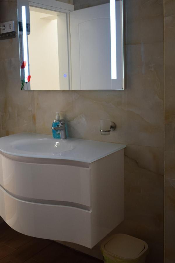 Top Center Apartment Gramophone With Private Parking Burgas City Exteriér fotografie