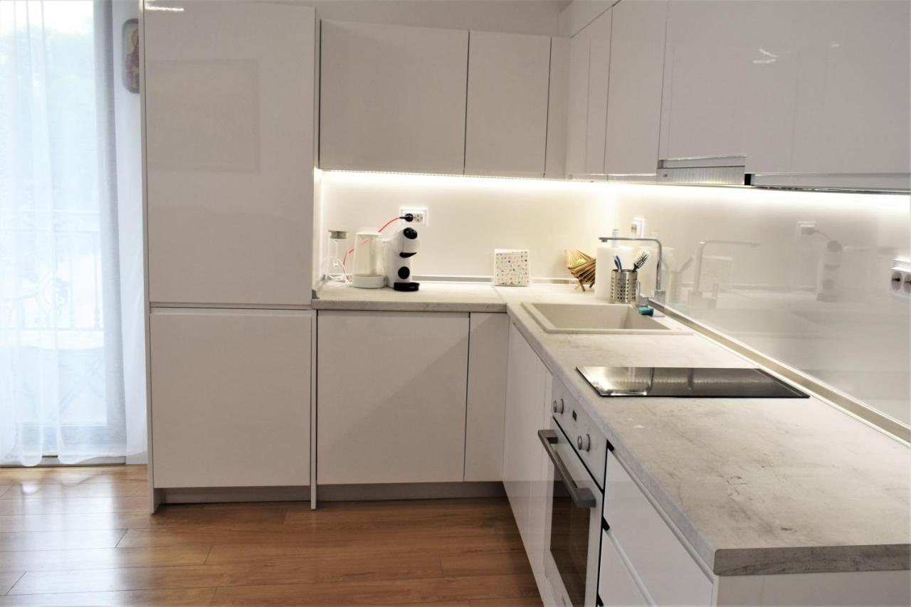 Top Center Apartment Gramophone With Private Parking Burgas City Exteriér fotografie