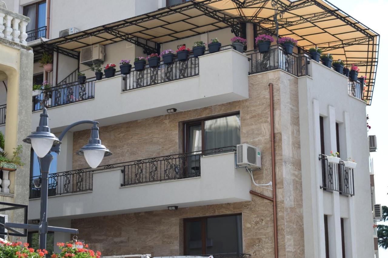 Top Center Apartment Gramophone With Private Parking Burgas City Exteriér fotografie