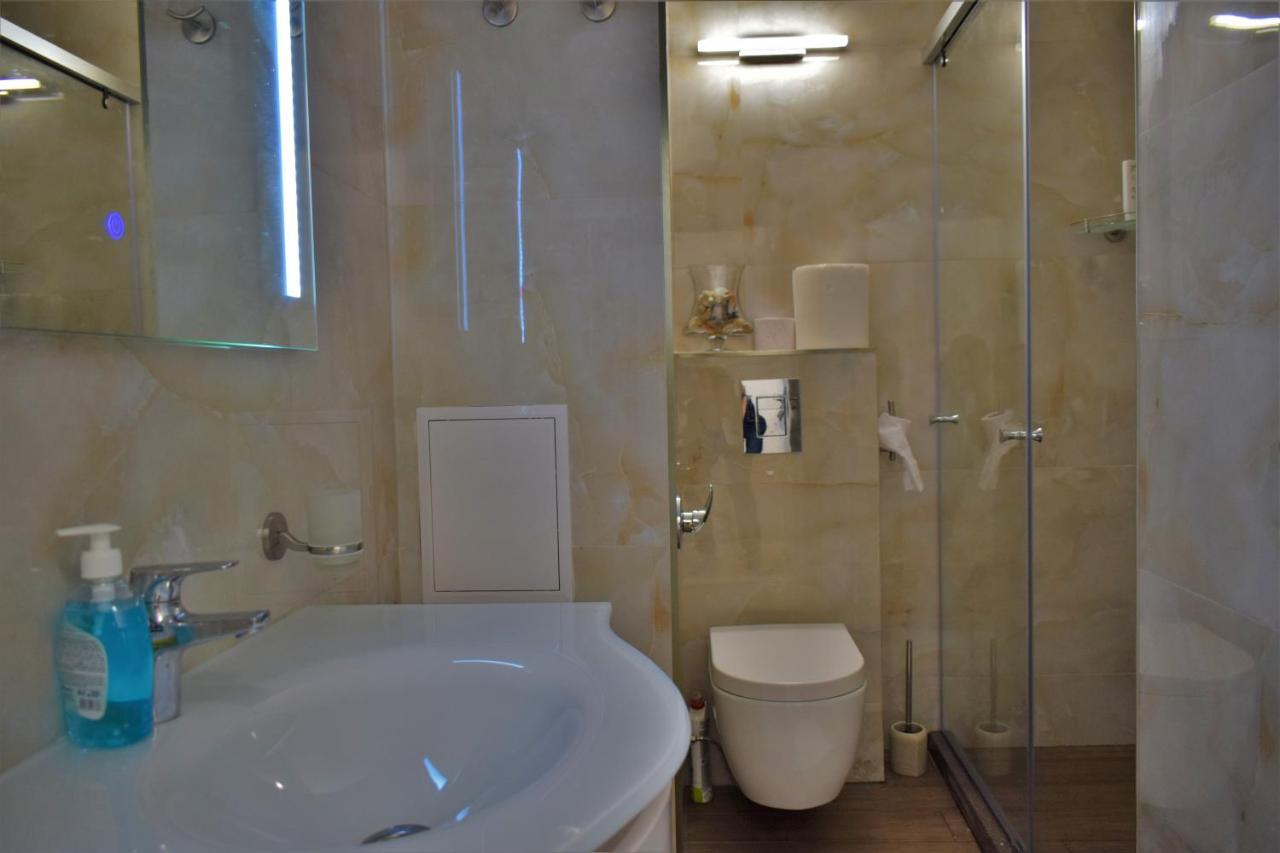 Top Center Apartment Gramophone With Private Parking Burgas City Exteriér fotografie